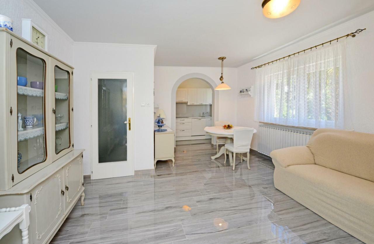 Nela * Porec